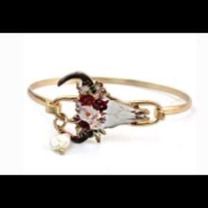 ISO this bracelet!!! PLEASE SHARE